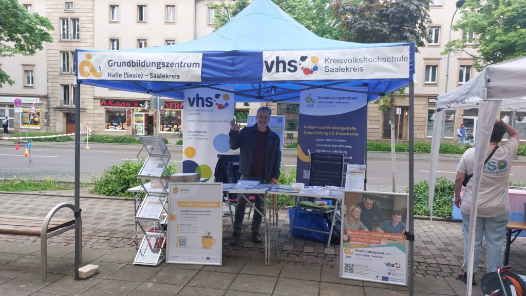 Das GBZ und die KVHS Saalekreis beim Demokratie- und Inklusionsfest 2025 des Saalekreises in Merseburg am 03.05.2025. Foto: GBZ